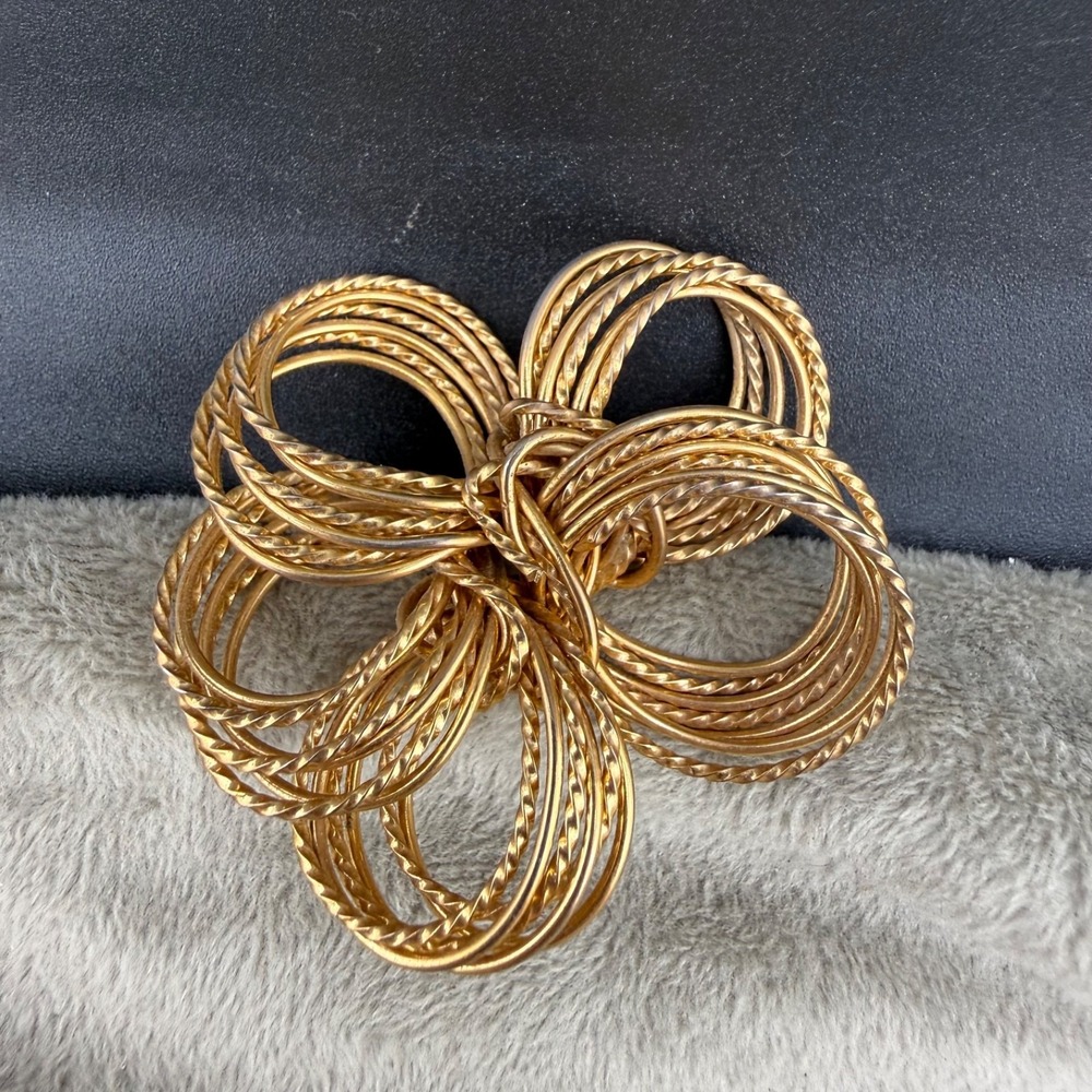 Vintage Hobe Flower Brooch Wire Gold Tone Signed